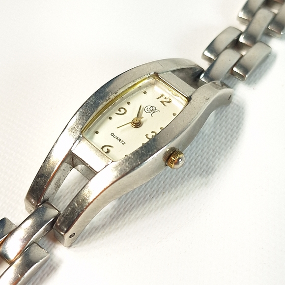 Rochelle Silver Tone Ladies Quartz Wrist Bracelet Watch, New Battery - Picture 2 of 9